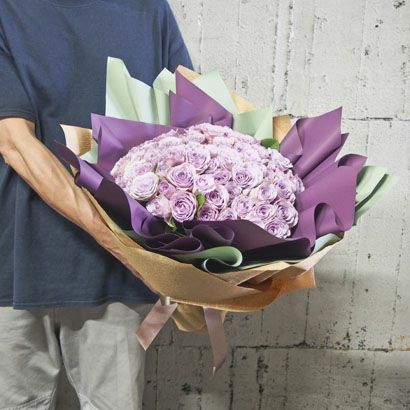 紫のバラの花束ローズ 紫薔薇77本 喜寿のお祝いにおすすめ | リンク