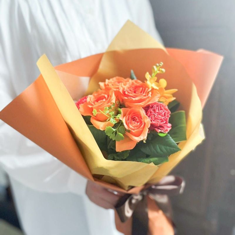 ベーシックギフト 花束 白とオレンジ プレゼント インテリア 花ZIUNKJEK ベーシックギフト 花束 白とオレンジ プレゼント インテリア 花